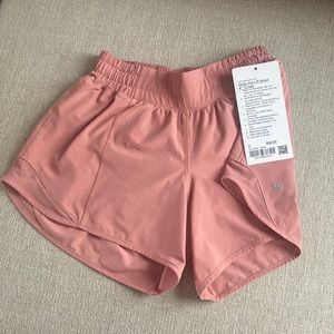 Lululemon Hotty Hot LR Short 4” lined